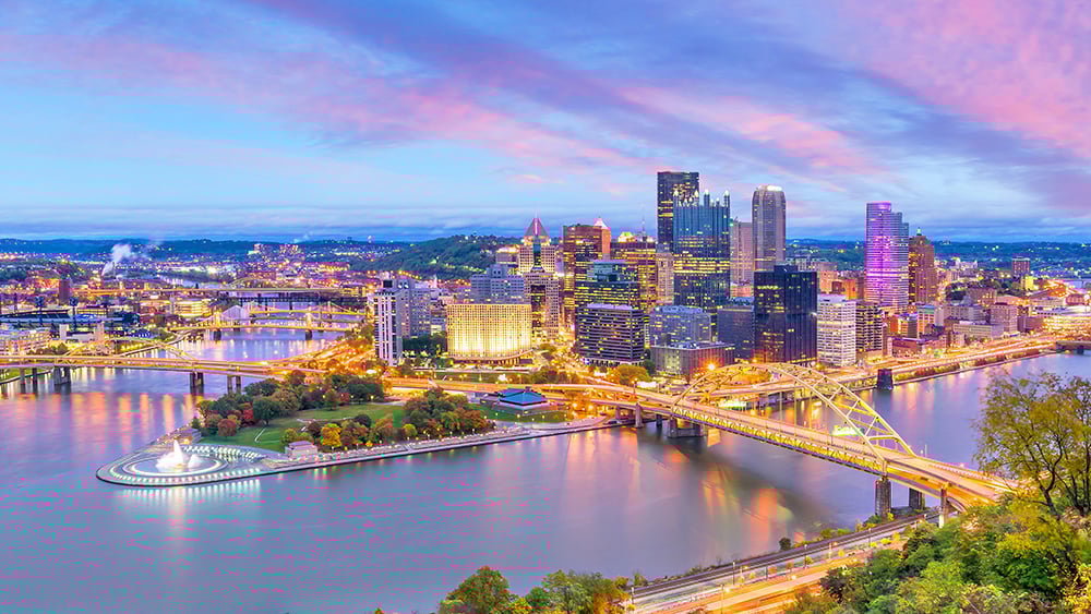 Downtown Pittsburgh_AdobeStock_221230893_licensed_c_rs1000px